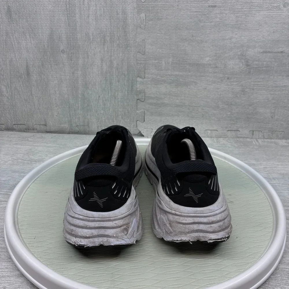 Hoka One One bondi running